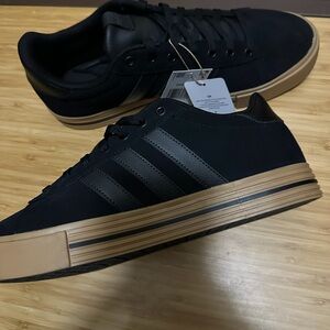 Adidas Daily’s 4.0 - size 10.5